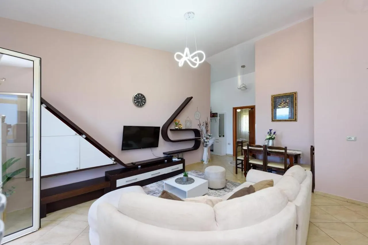 Apartment Veliu'S Appartment Vlore