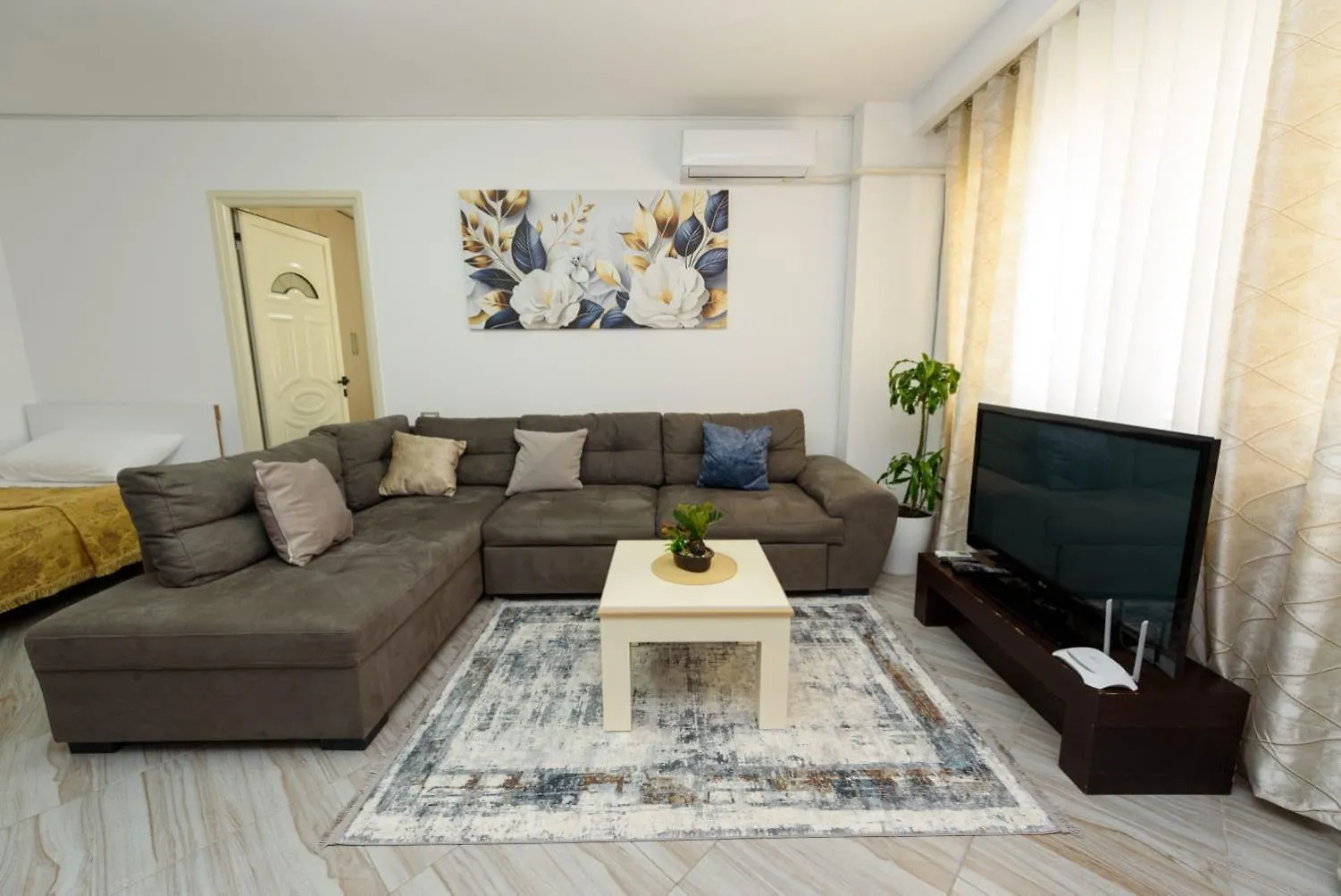 Veliu'S Appartment Vlore Apartment